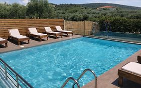 Studios River - Potos Escape With Pool And Views
